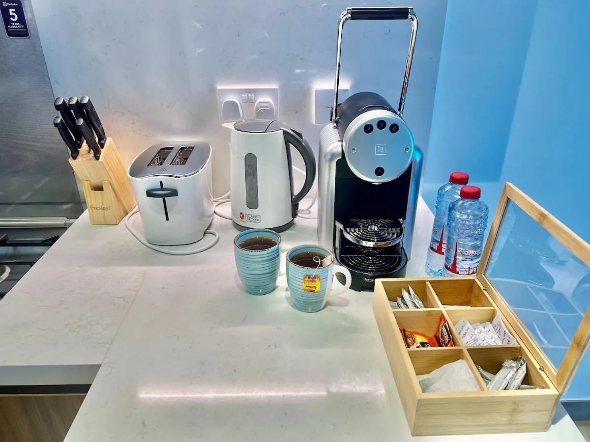 2 Bedrooms With Private Beach And Work Station ドバイ アパート