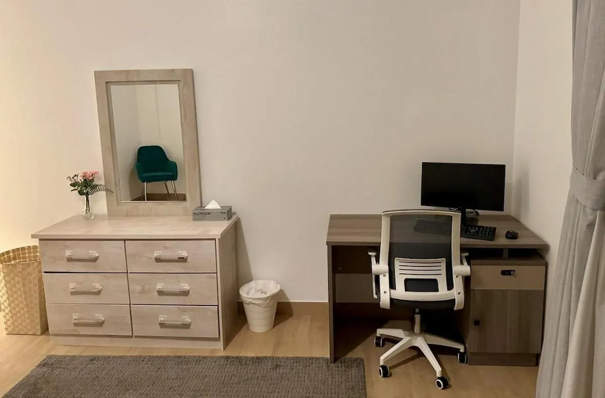 アパート 2 Bedrooms With Private Beach And Work Station ドバイ アラブ首長国連邦