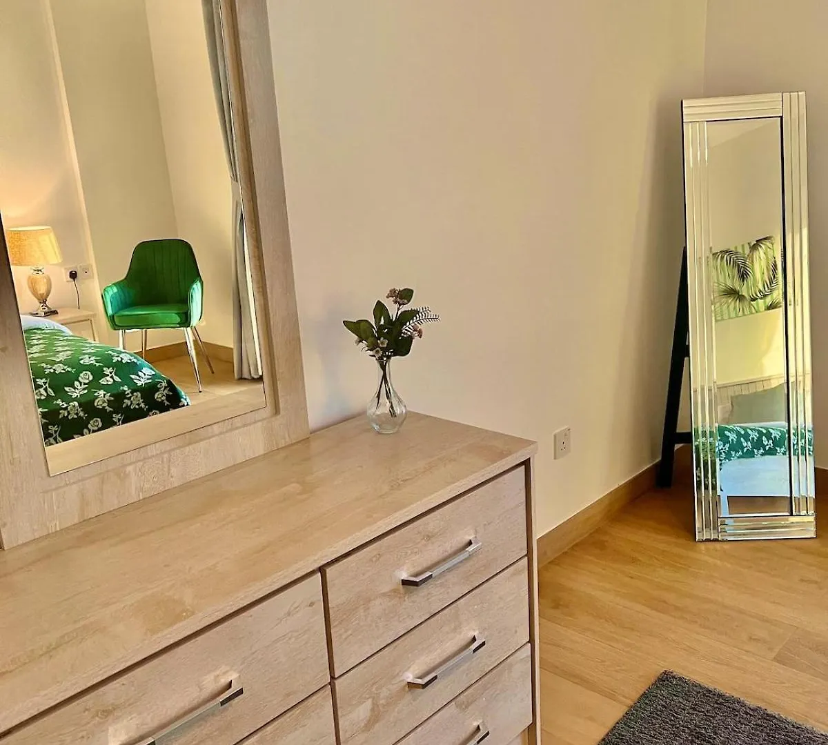 2 Bedrooms With Private Beach And Work Station ドバイ アパート