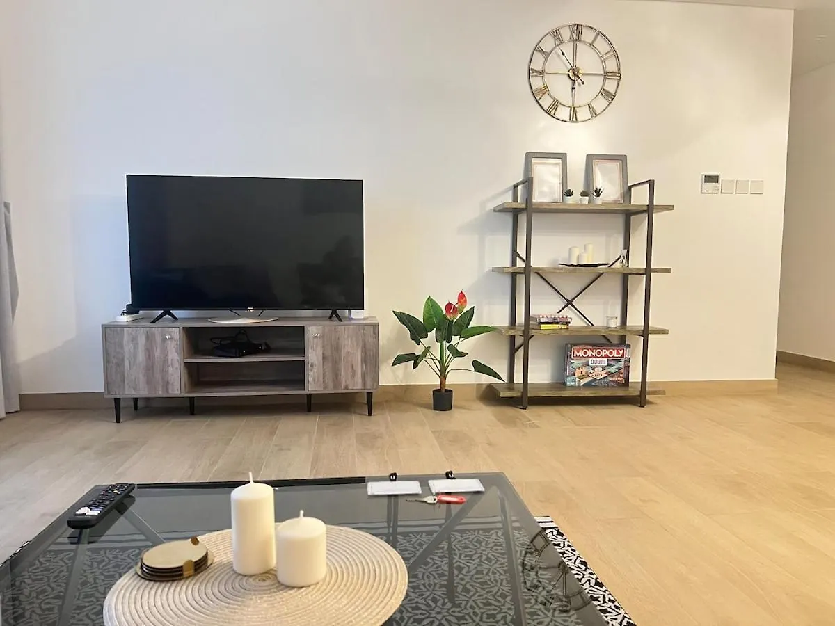 2 Bedrooms With Private Beach And Work Station ドバイ